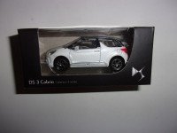 Peugeot 208 3 Portes Mi-Vie 2015 Blanc 1//64 /"3 Inches/" NOREV Neuf