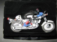 Figurine-Joe Bar Team moto Suzuki GT 750 n°8