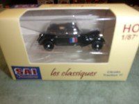 1/87 HO Citroën Traction 11A 1935, noire, drapeau français avec croix de lorraine-SAICOLLECTION SAI6171